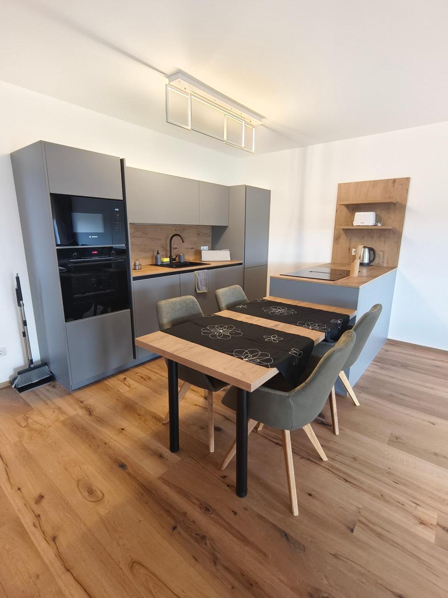 קלוסטרניובורג Triplex Appartements מראה חיצוני תמונה